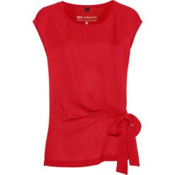 Bluzka shirtowa bonprix truskawkowy. Czerwone bluzki z odkrytymi ramionami marki bonprix, z tkaniny. Za 59,99 zł.