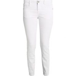 Cream LOTTE Jeansy Slim Fit chalk. Białe rurki damskie marki Cream. Za 299,00 zł.