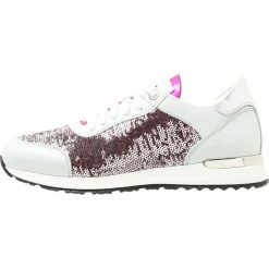 Trampki damskie slip on: Noclaim GLORY Tenisówki i Trampki palliette ice