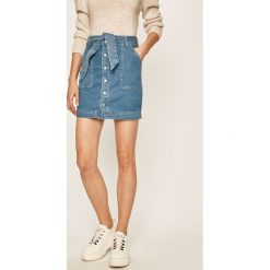 Glamorous - Spódnica jeansowa. Niebieskie spódniczki damskie Glamorous, na co dzień, s, w paski, z elastanu, casualowe, mini, proste. W wyprzedaży za 119,90 zł.
