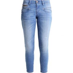 Freeman T. Porter ALEXA CROPPED Jeansy Slim fit nosar. Niebieskie rurki damskie Freeman T. Porter, z elastanu. W wyprzedaży za 227,40 zł.