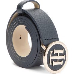 Pasek Damski TOMMY HILFIGER - Th Round Buckle 3.0 AW0AW05880 85 413. Niebieskie paski damskie TOMMY HILFIGER, w paski, ze skóry. W wyprzedaży za 219,00 zł.