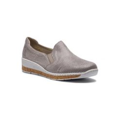 RIEKER 59766-42. Brązowe półbuty damskie Rieker, z materiału. Za 199,99 zł.