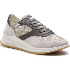 Sneakersy CRIME LONDON - Derby 25705PP1.25 Kolorowy Szary. Szare półbuty damskie Crime London, bez wzorów, z zamszu, bez obcasa, na płaskiej podeszwie, bez zapięcia. W wyprzedaży za 459,00 zł.
