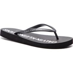 Japonki CALVIN KLEIN JEANS - Dori R7783 Black. Czarne klapki damskie marki Calvin Klein Jeans, bez wzorów, z jeansu, bez obcasa. Za 159,00 zł.
