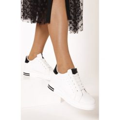 Biało-Czarne Sneakersy Xanthe. Białe sneakersy damskie Born2be. Za 89,99 zł.