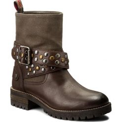 Botki PEPE JEANS - Helen Straps PLS50239 Cappuccino 875. Brązowe botki damskie na obcasie marki Pepe Jeans, z jeansu. W wyprzedaży za 329,00 zł.