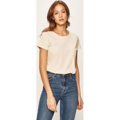 Lee - T-shirt. Białe t-shirty damskie Lee, s, bez wzorów, z bawełny, casualowe, z okrągłym kołnierzem. W wyprzedaży za 139,90 zł.