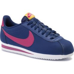 Buty NIKE - Classic Cortez Leather 807471 406 Blue Void/True Berry. Niebieskie półbuty damskie Nike, na co dzień, bez wzorów, ze skóry ekologicznej, bez obcasa, na płaskiej podeszwie, bez zapięcia. Za 359,00 zł.