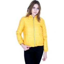 Kurtka w kolorze żółtym. Żółte płaszcze damskie marki Patiska. W wyprzedaży za 137,95 zł.
