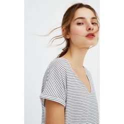 T-shirty damskie: Koszulka w paski z dekoltem w serek