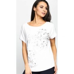 Biały T-shirt Hight Vibrations. Białe t-shirty damskie Born2be, l, z aplikacjami, z okrągłym kołnierzem. Za 49,99 zł.