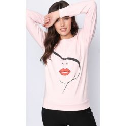 Jasnoróżowa Bluza Here With Me. Czerwone bluzy damskie Born2be, na jesień, l. Za 34,99 zł.