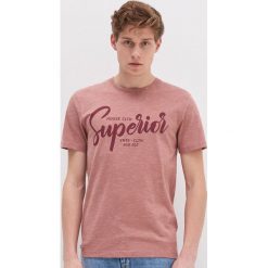 T-shirt z nadrukiem - Różowy. Różowe t-shirty męskie House, s, z nadrukiem, bez kołnierzyka. Za 39,99 zł.