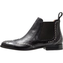 Melvin & Hamilton SALLY Ankle boot black. Czarne botki damskie marki Melvin & Hamilton, ze skóry, bez obcasa, bez zapięcia. Za 839,00 zł.