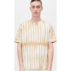 T-shirt z efektem tie-dye - Beżowy. Brązowe t-shirty męskie Reserved, s, bez wzorów, bez kołnierzyka. Za 59,99 zł.
