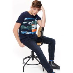 T-shirt z nadrukiem moro. Szare t-shirty męskie Top Secret, na lato, m, z nadrukiem, bez kołnierzyka, krótkie. W wyprzedaży za 19,99 zł.