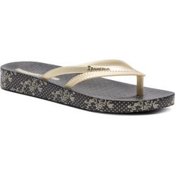 Japonki IPANEMA - Bossa Soft III Fe 82524 Black/Gold 23140. Żółte klapki damskie Ipanema, bez wzorów, z tworzywa sztucznego, bez obcasa. W wyprzedaży za 69,00 zł.