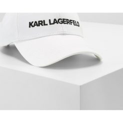 Czapki damskie: KARL LAGERFELD ESSENTIALS LOGO CAP Czapka z daszkiem white