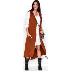 Kamelowa Niezapinana Kamizelka Maxi z Kapturem. Pomarańczowe kamizelki damskie Makadamia, uniwersalny, bez wzorów, z elastanu, z kapturem. Za 194,90 zł.
