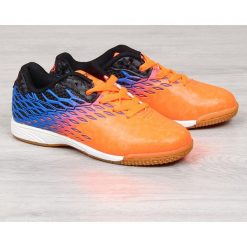 Buty sportowe chłopięce halówki pomarańczowe Atletico. Pomarańczowe buty chłopięce sportowe Atletico, bez zapięcia. Za 79,99 zł.