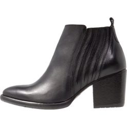 Pinto Di Blu Ankle boot noir. Czarne botki damskie na zamek Pinto Di Blu, z materiału. Za 459,00 zł.
