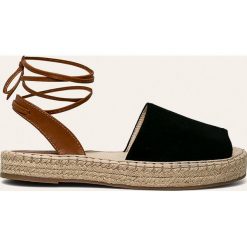 Answear - Espadryle Vera Blum. Czarne espadryle damskie ANSWEAR, bez wzorów, z gumy, bez obcasa, na obcasie. Za 119,90 zł.