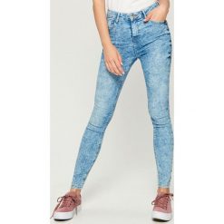 Jeansy skinny mid waist - Niebieski. Niebieskie spodnie z wysokim stanem Sinsay, z jeansu. Za 59,99 zł.