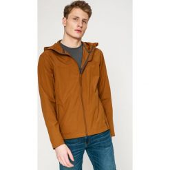 Jack Wolfskin - Kurtka Amber Road. Pomarańczowe płaszcze męskie marki Jack Wolfskin, xl, bez wzorów, z bawełny, krótkie, z kapturem. W wyprzedaży za 269,90 zł.