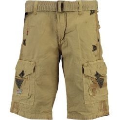 Bermudy "Peanut" w kolorze beżowym. Brązowe spodenki i szorty męskie Geographical Norway Men, m, w paski, z bawełny. W wyprzedaży za 119,95 zł.