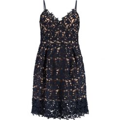 Sukienki hiszpanki: City Chic SO FANCY Sukienka koktajlowa navy