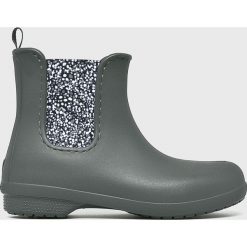 Crocs - Kalosze. Szare kalosze damskie marki Crocs, z materiału. W wyprzedaży za 189,90 zł.