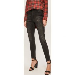 Answear - Jeansy. Szare jeansy damskie ANSWEAR, s, z podwyższonym stanem. W wyprzedaży za 89,90 zł.