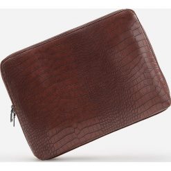 Etui na laptop - Brązowy. Pomarańczowe etui męskie marki Reserved. Za 99,99 zł.