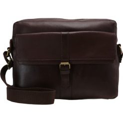 Pier One Torba na ramię dark chocolate. Brązowe torby męskie na ramię marki Pier One. W wyprzedaży za 288,15 zł.