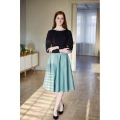 Spódnica Carissa miętowa 32 zielony. Zielone spódniczki damskie marki Marie Zélie, na wiosnę, s, w paski, z elastanu. Za 297,00 zł.