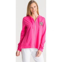BLUZA LIU JO Z CEKINOWĄ APLIKACJĄ. Różowe bluzy damskie Liu Jo Sport, s, z aplikacjami, z elastanu, bez rękawów, z kapturem. Za 475,30 zł.