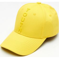 Czapka z daszkiem - Żółty. Żółte czapki damskie Cropp, bez wzorów. Za 34,99 zł.