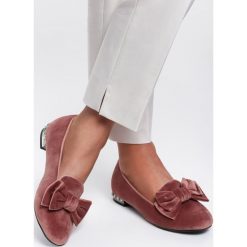 Różowe Mokasyny Delightful Harbinger. Różowe mokasyny damskie Renee, ze skóry, na płaskiej podeszwie. Za 39,99 zł.