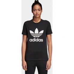 Koszulka adidas Trefoil (CV9888). Czarne koszulki damskie marki Adidas, bez wzorów, z bawełny, bez kołnierzyka. Za 99,99 zł.