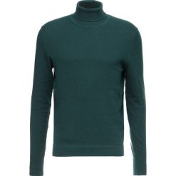 Sweter w kolorze turkusowym. Niebieskie swetry męskie Kiomi, Mint & Berry, Youturn, s, bez wzorów, ze splotem, z golfem, bez kaptura. W wyprzedaży za 34,95 zł.