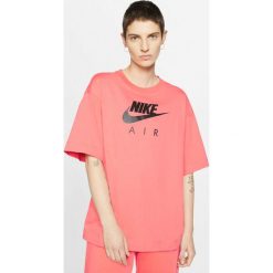 Nike Nike Air Koszulka Czerwony. Czerwone koszulki damskie Nike, xl, z nadrukiem, z bawełny, bez kołnierzyka. Za 154,95 zł.