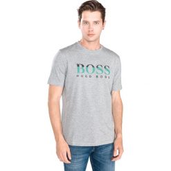 BOSS Hugo Boss Tiburt 98 Koszulka Szary. Szare podkoszulki męskie BOSS Hugo Boss, l, z haftami, z bawełny, z krótkim rękawem. Za 266,95 zł.