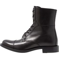 Ecco SHAPE Botki sznurowane black. Czarne botki damskie skórzane marki ecco, na płaskiej podeszwie. Za 759,00 zł.