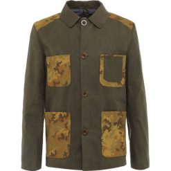 Gloverall HUNTING JACKET HYBRID AERO Kurtka wiosenna khaki. Brązowe kurtki męskie marki Gloverall, m, bez wzorów, z bawełny, bez kaptura. W wyprzedaży za 377,70 zł.