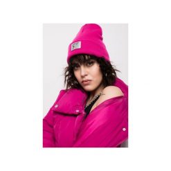 FUKSJOWA BEANIE. Różowe czapki damskie REST FACTORY, na zimę, z aplikacjami. Za 69,00 zł.