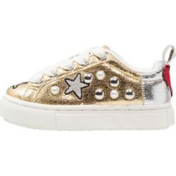 KG by Kurt Geiger LOVEHEART Tenisówki i Trampki gold. Żółte trampki chłopięce marki KG by Kurt Geiger, ze skóry ekologicznej. Za 339,00 zł.