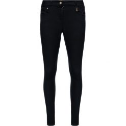 Jeansy Skinny Fit Pennyblack 31315219. Czarne jeansy damskie Pennyblack, bez wzorów, z elastanu. W wyprzedaży za 209,00 zł.