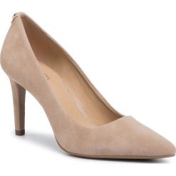 Szpilki MICHAEL MICHAEL KORS - Dorothy Flex Pump 40F6DOMP1S Sahara. Brązowe półbuty damskie MICHAEL Michael Kors, bez wzorów, ze skóry, bez obcasa, na obcasie, bez zapięcia. Za 519,00 zł.