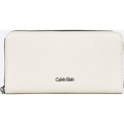 Portfele damskie: Calvin Klein Jeans – Portfel